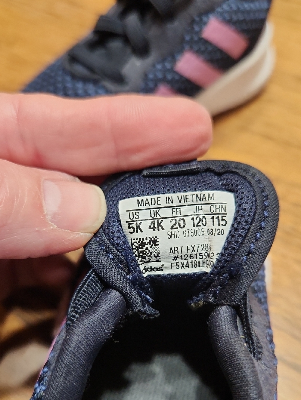 Adidas Sneakers Size 5 - Picture 5 of 5